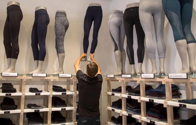 翘臀、细腿lululemon收割中产女半岛·BOB官方网站性(图8)