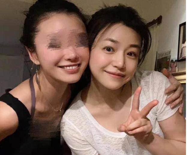 陈妍希带儿子做瑜伽！素颜仍白美如少女5岁小星bd半岛·中国官方网站星下巴酷似陈晓(图2)